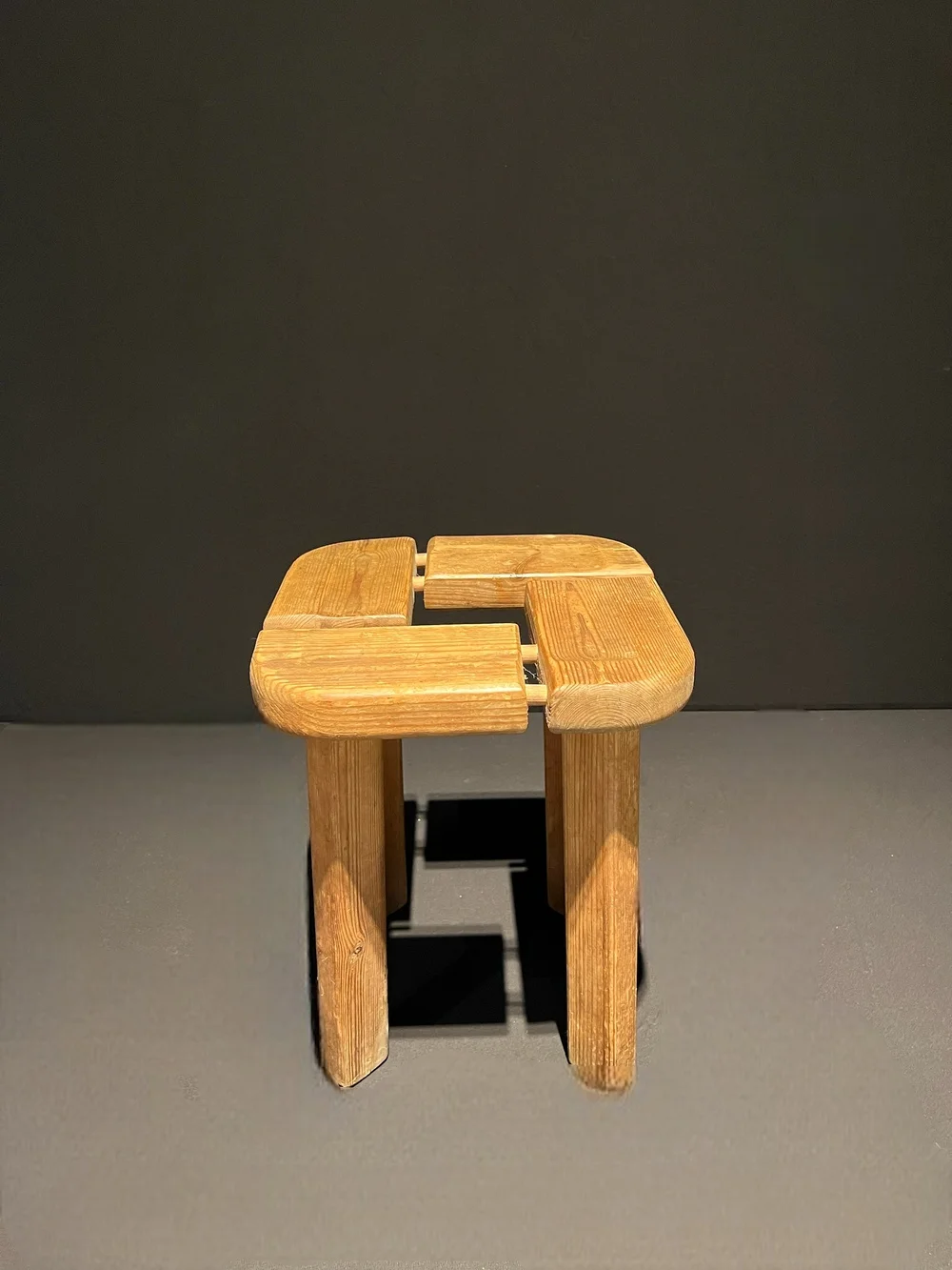 Tabouret en bois